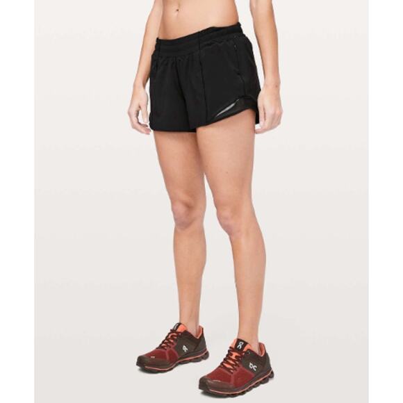 LULULEMON Hotty Hot Short *Long 4" Black Sz 6 {X40} - Picture 1 of 7
